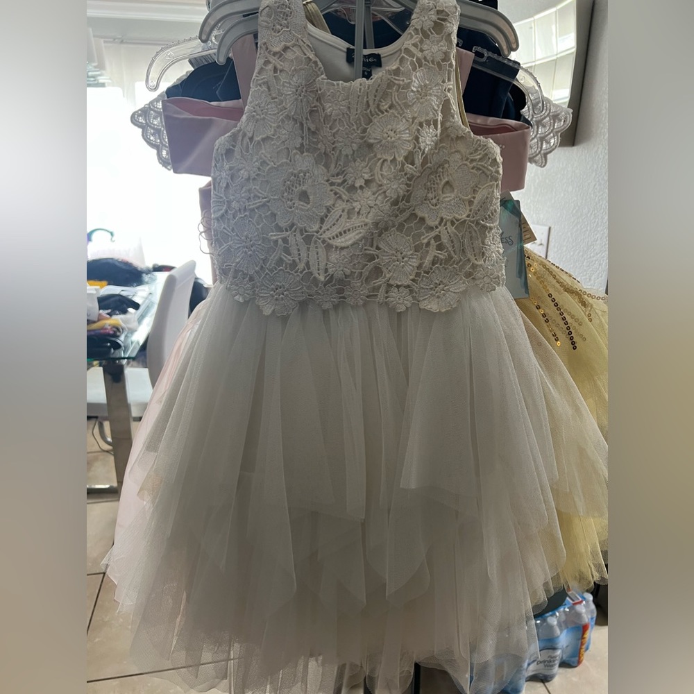 Beautiful dress size 6
